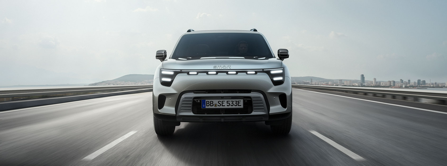 1690_HY11_Pro_EXT_Front_View_Driving_v02